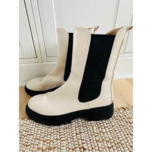 Chic Two-Tone Heeled Boots